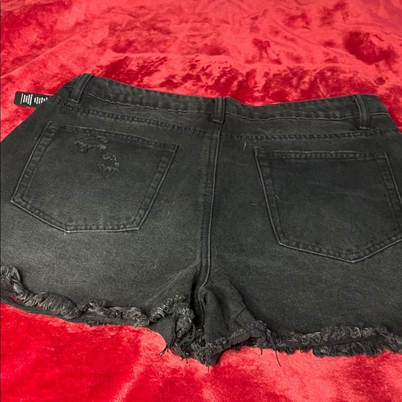 BBJ Los Angeles Charcoal Frayed Jean Shorts - Picture 11 of 11